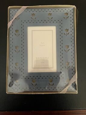 Sonoma Soft Blue Tulip Cutout Picture Frame
